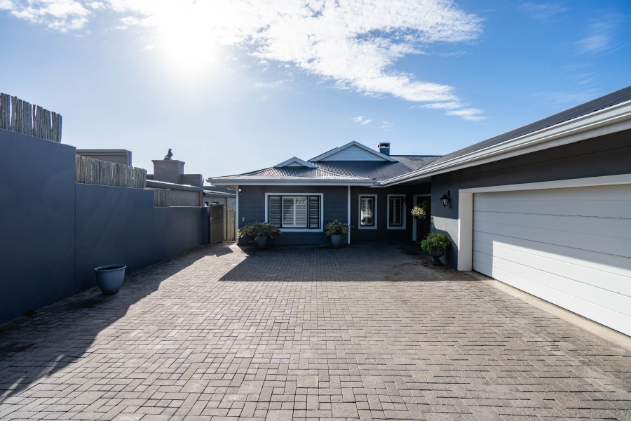 4 Bedroom Property for Sale in Kenton On Sea Eastern Cape